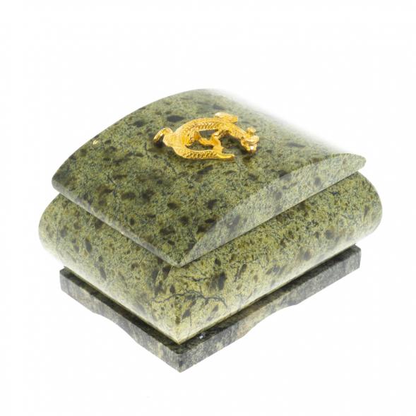 Шкатулка из змеевика с ящерицей 8,5х6,5х5,5 см 129467