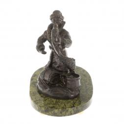 Бронзовая статуэтка &amp;quot;Емеля&amp;quot; на подставке из змеевика