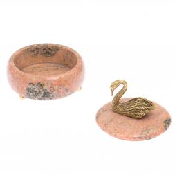 Шкатулка с декором из бронзы &amp;quot;Лебедь&amp;quot; камень розовый мрамор