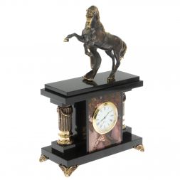 Часы &amp;quot;Конь с попоной&amp;quot; из яшмы