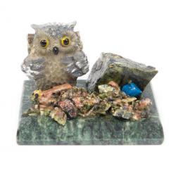 Сувенир "Филин с дровами" из змеевика